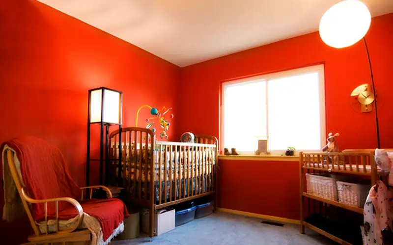 رنگ قرمز نامناسب برای اتاق‌های کوچک